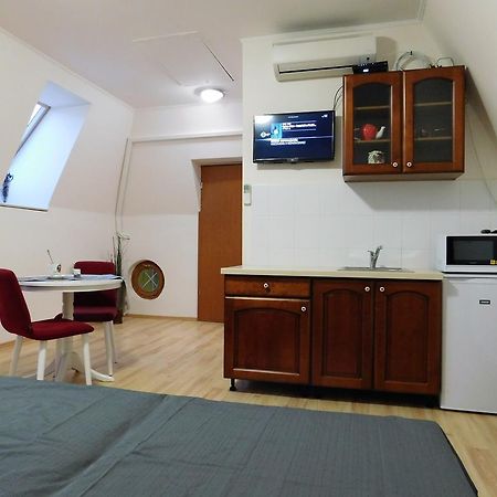 Tulipan Apartman Balatonalmadi Bagian luar foto