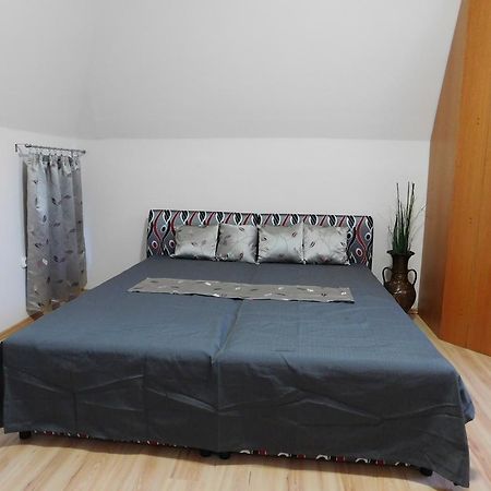 Tulipan Apartman Balatonalmadi Bagian luar foto