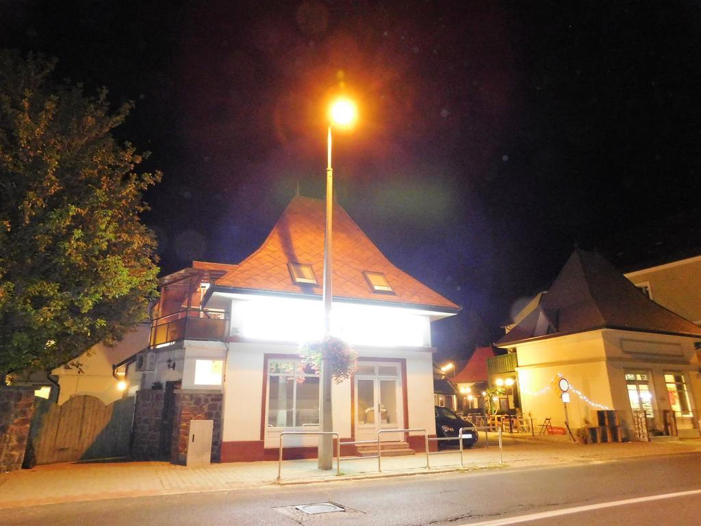 Tulipan Apartman Balatonalmadi Bagian luar foto